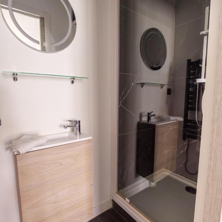 Appart Hotel Le bras D'or - SPA et petit dejeuner - Studio Lit King-Size - 8
