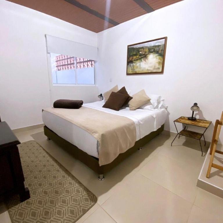 Casa Victoria ApartaHotel - Double Room with Private Bathroom - 6