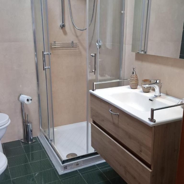 Bed and Breakfast La Reale - Camera Matrimoniale con Balcone - 33