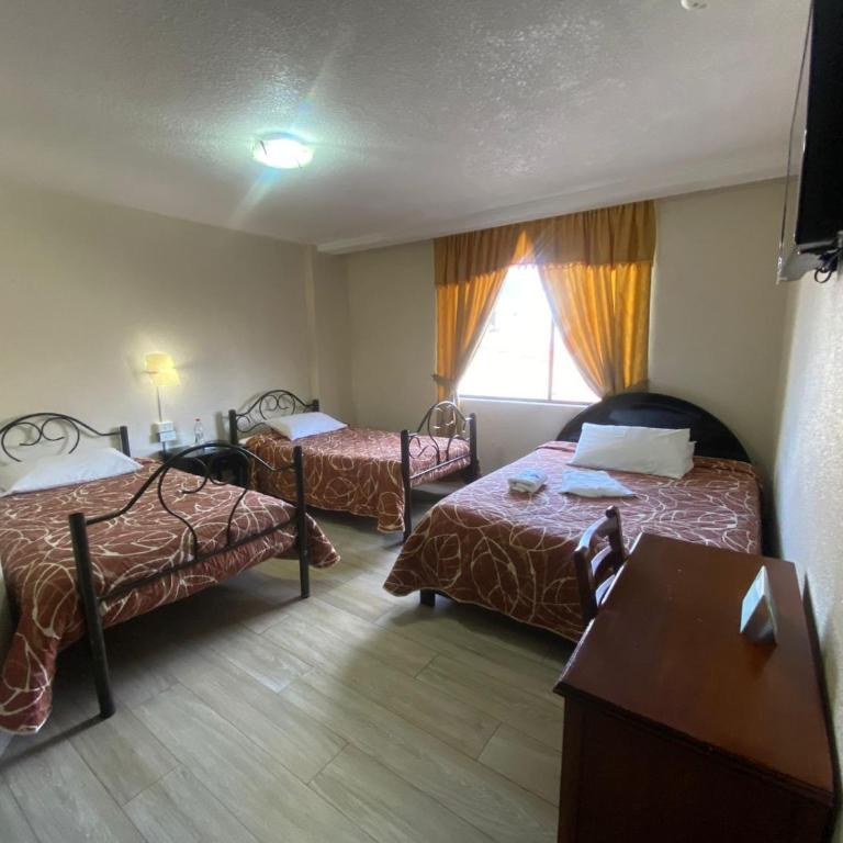 Royal Ruiz - Triple Room - 6