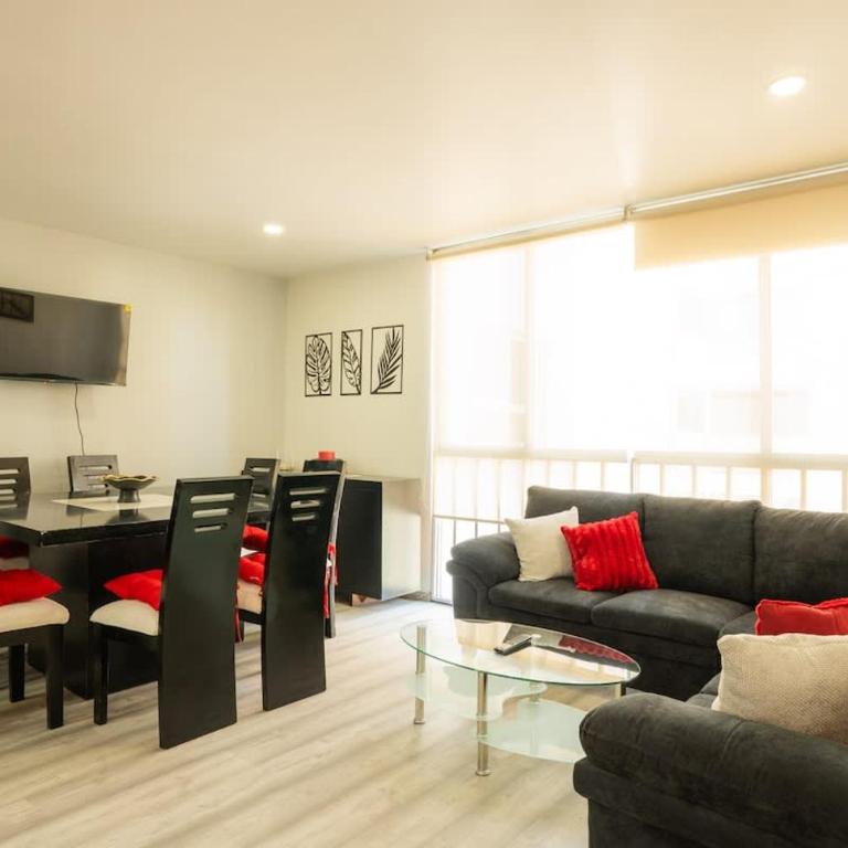 Spacious 3BR Family Retreat in Del Valle - Apartment - 24