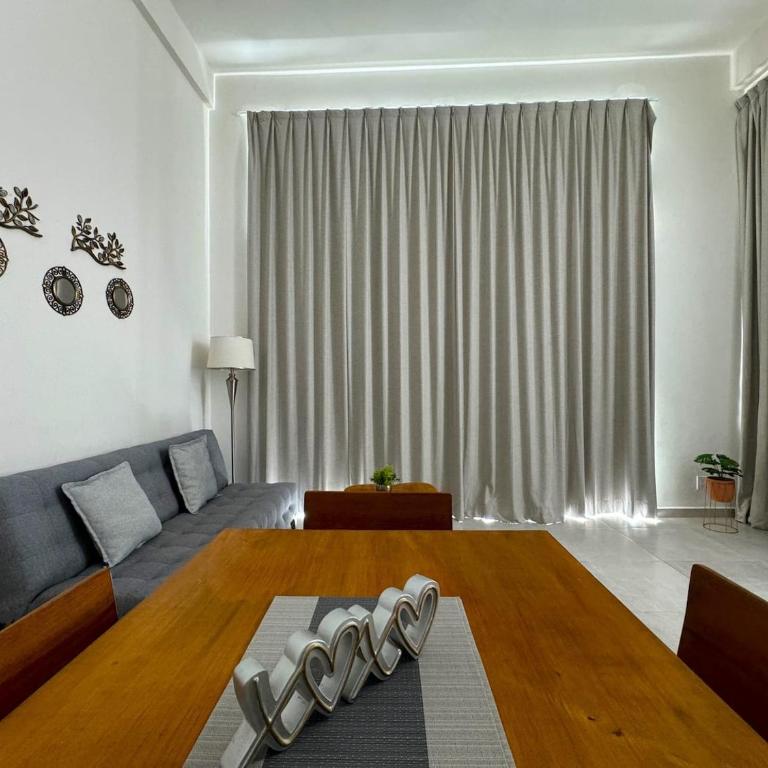 Ideal Area, Comfy Bed, 4 Blocks from 5th & Shops - Single Room - 9