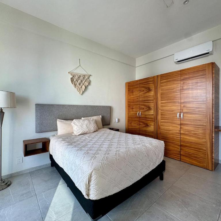 Ideal Area, Comfy Bed, 4 Blocks from 5th & Shops - Single Room - 1