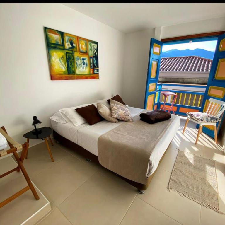 Casa Victoria ApartaHotel - Three-Bedroom Apartment with View - 5