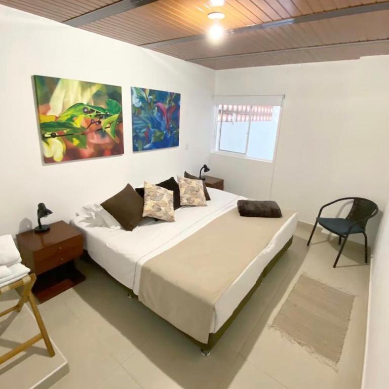 Casa Victoria ApartaHotel - Three-Bedroom Apartment with View - 9