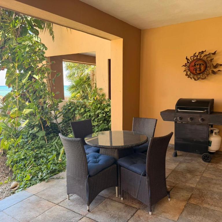 Oceanfront Condo a Block Off 5th in Heart of Playa - Apartment - 18