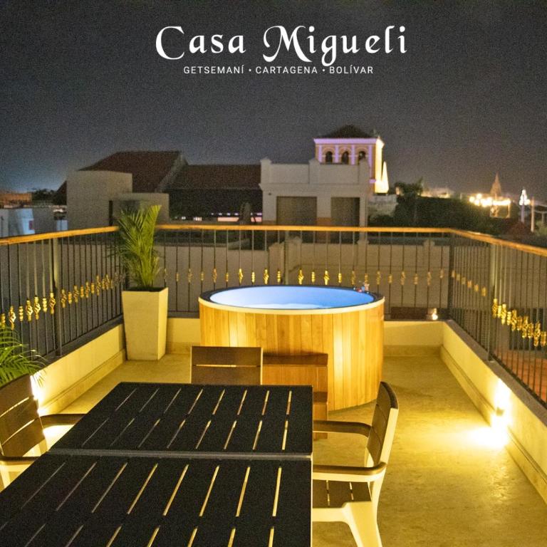 Luxury Oasis in Getsemaní House with Jacuzzi - Three-Bedroom Villa - 13
