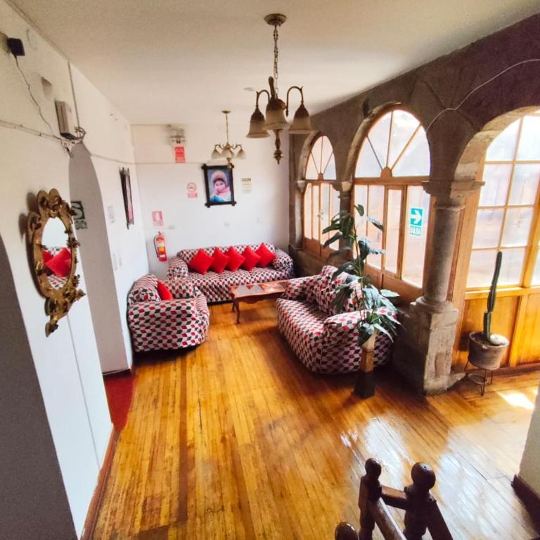 Cusco Plaza de Armas - 4-Bed Male Dormitory Room - 3