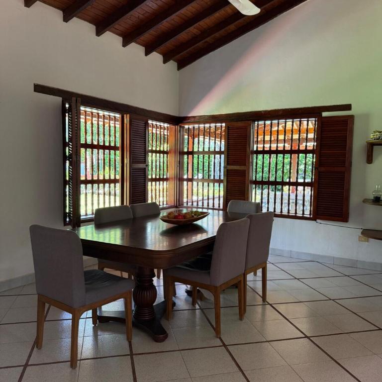 Finca para grupos con espectacular piscina en Santa Fe de Antioquia - Four-Bedroom House - 7