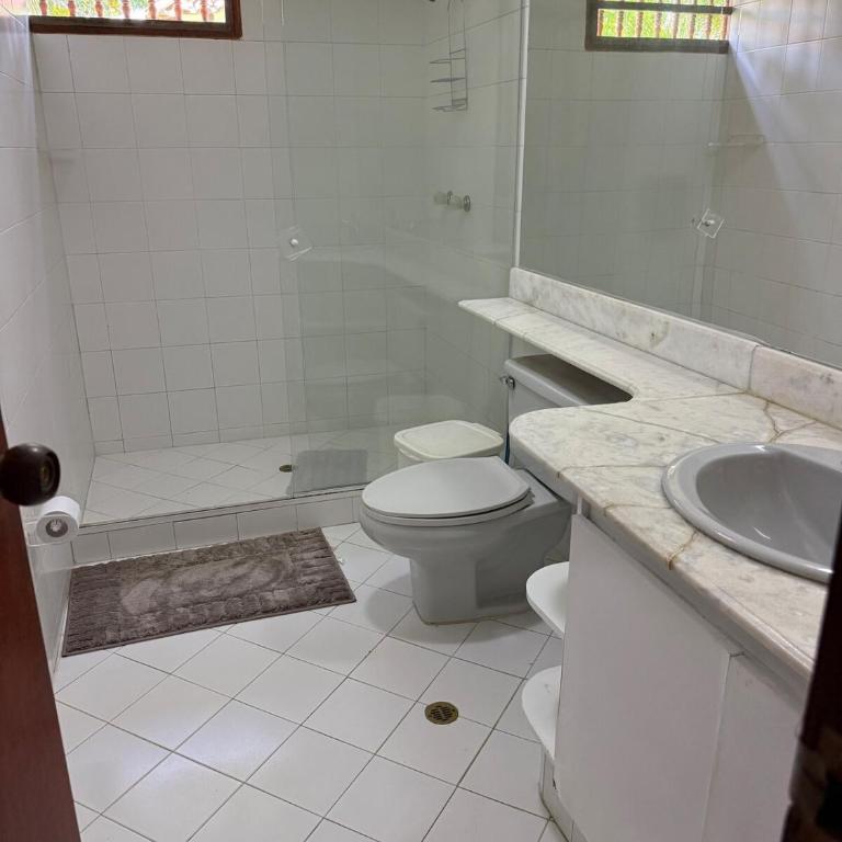 Finca para grupos con espectacular piscina en Santa Fe de Antioquia - Four-Bedroom House - 22