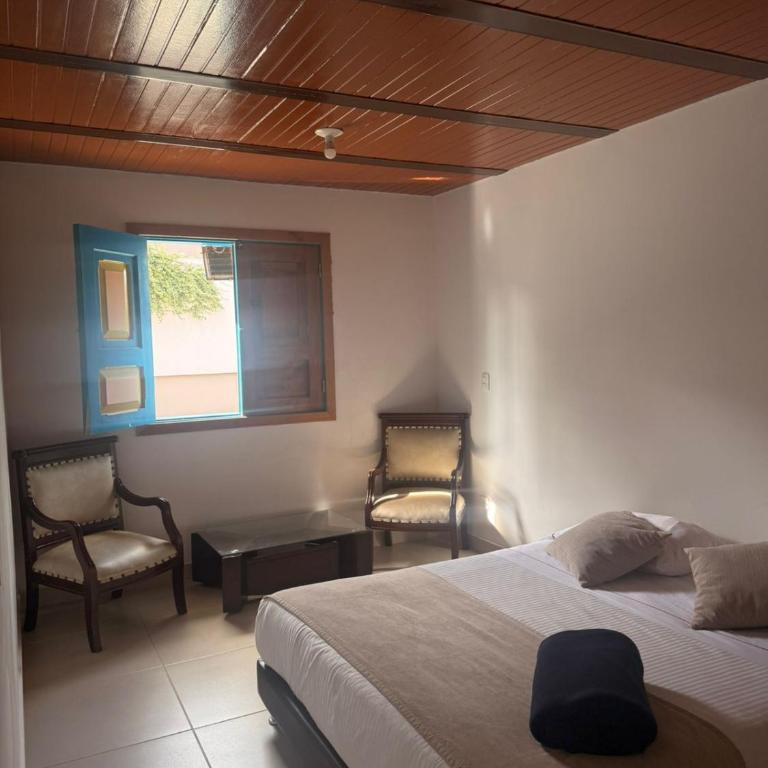 Casa Victoria ApartaHotel - Three-Bedroom Apartment - 14