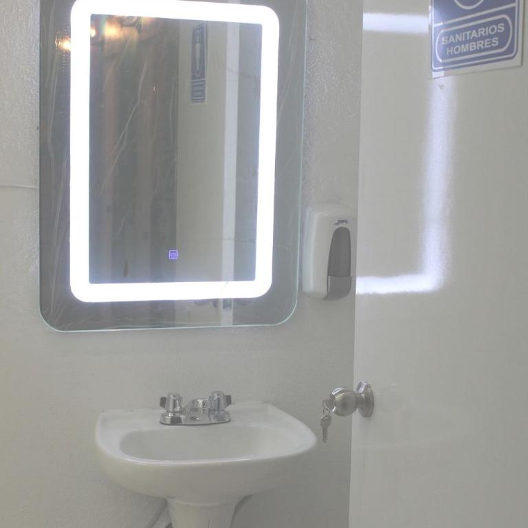 Hotel Regio Cintermex - Budget Double Room - 14