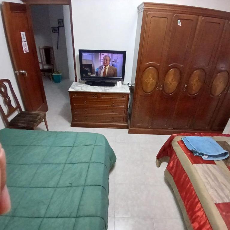 Habitacion Familiar 4 personas Toledo - Habitación Cuádruple Económica con baño compartido - 3