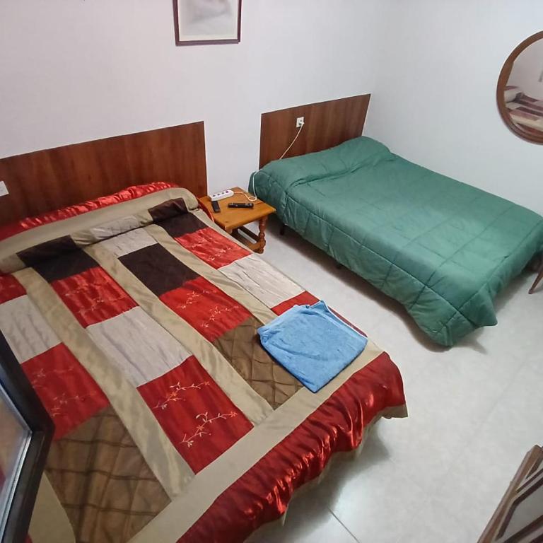 Habitacion Familiar 4 personas Toledo - Habitación Cuádruple Económica con baño compartido - 1