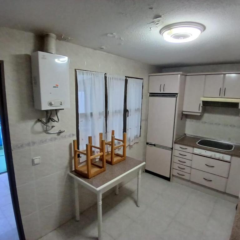 Habitacion Familiar 4 personas Toledo - Habitación Cuádruple Económica con baño compartido - 7