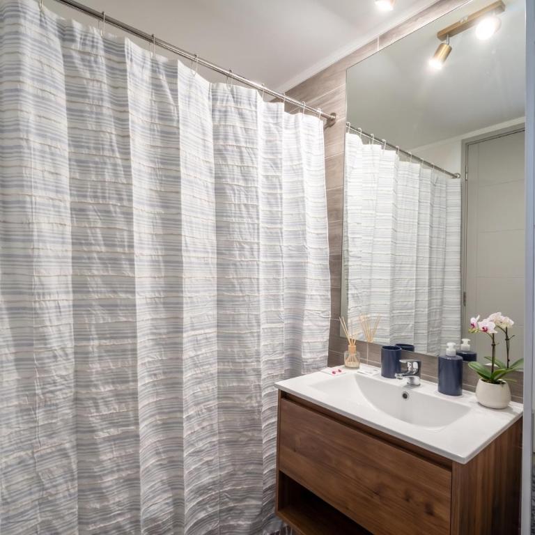Studio cercano a Movistar Arena y Parque Ohiggins - One-Bedroom Apartment - 10