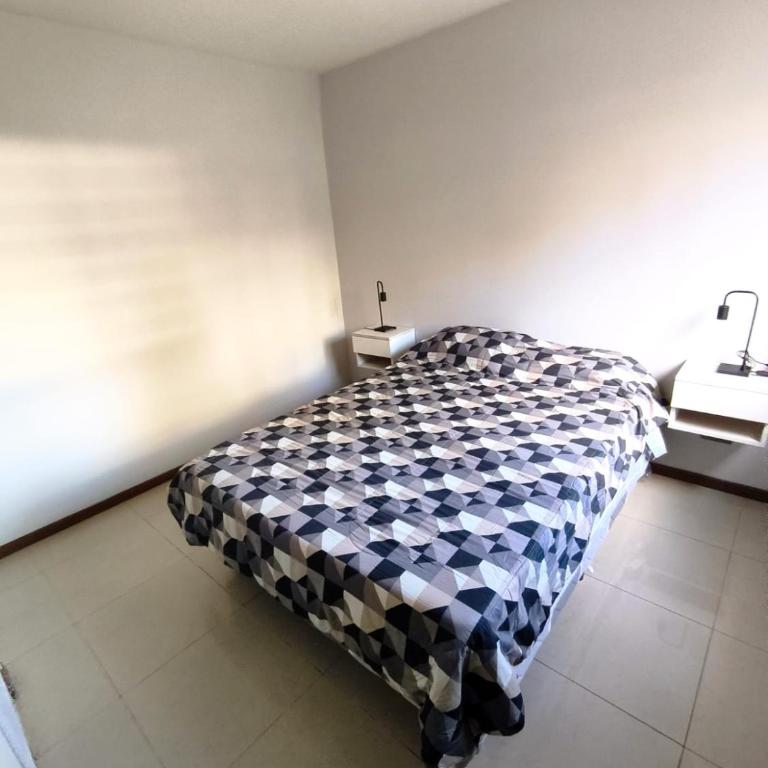 Planta baja Departamentos 2 dormitorios cochera seguridad 17 - Two-Bedroom Apartment - 13