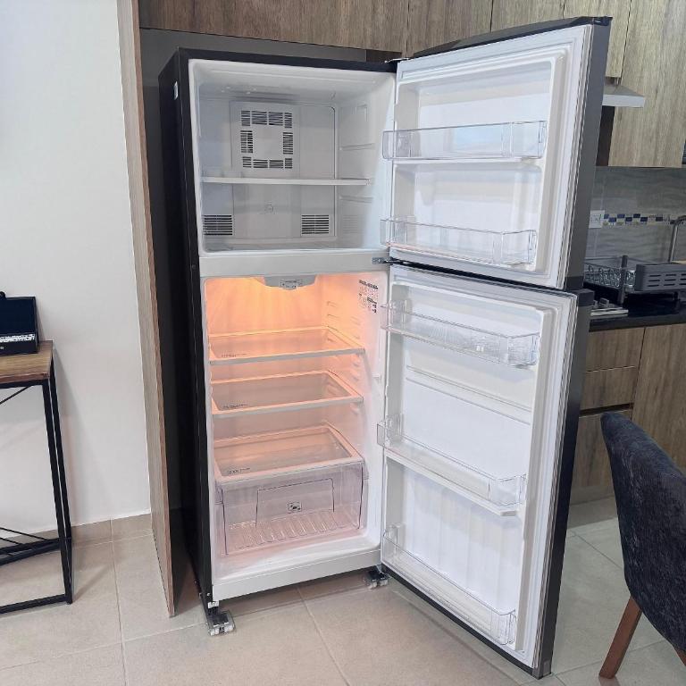 Alojamiento nuevo céntrico IMSS, H Civil y UDG - Apartamento con balcón - 12