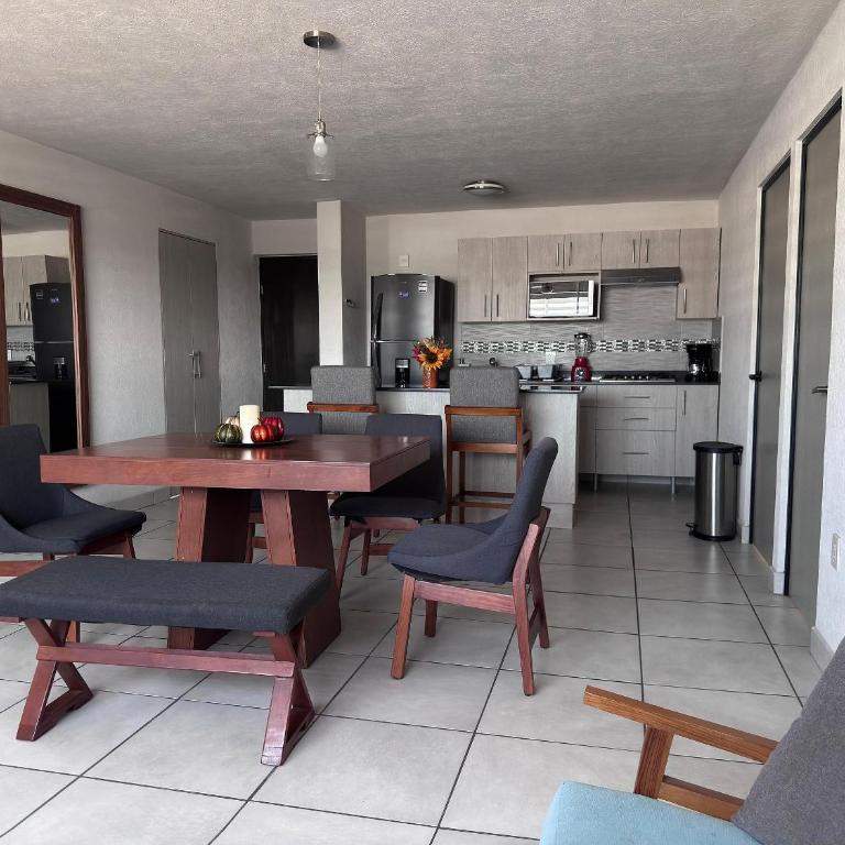 Alojamiento nuevo céntrico IMSS, H Civil y UDG - Apartamento con balcón - 14