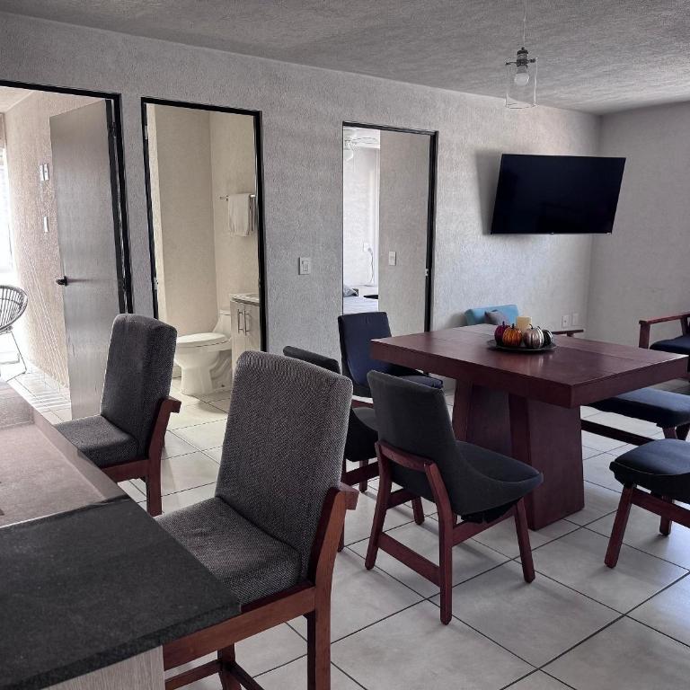 Alojamiento nuevo céntrico IMSS, H Civil y UDG - Apartamento con balcón - 15