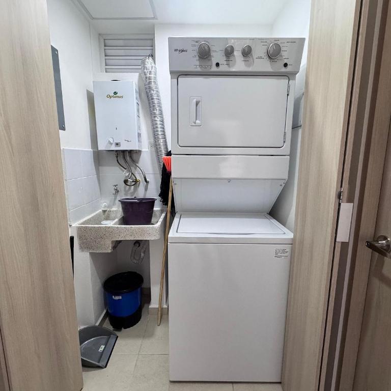 Céntrico depa cerca H.Cancerología, Akron, Andares - Apartamento con balcón - 21