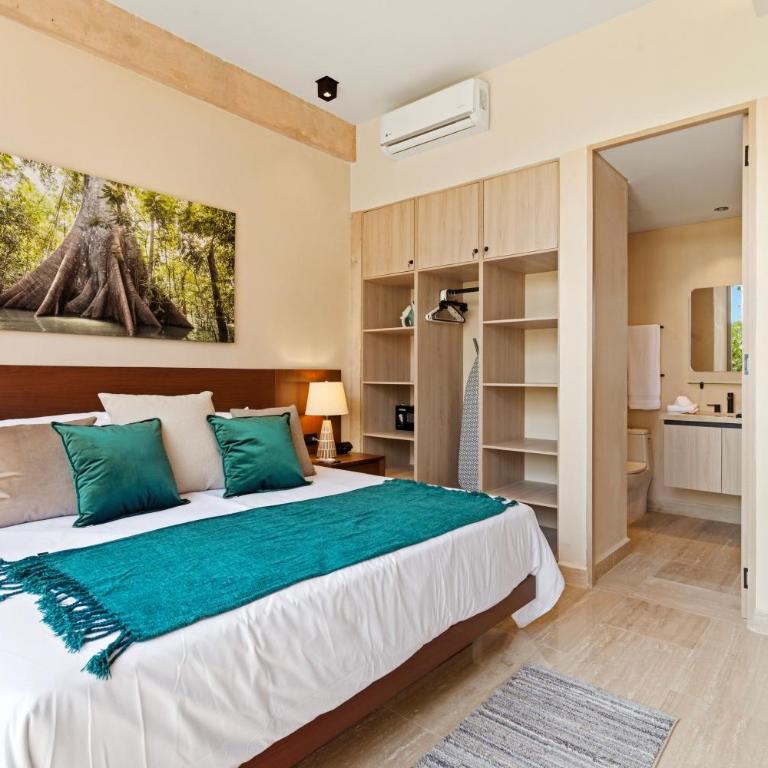 Corasol 2 Bedroom Condo in Playa del Carmen Beach Club Access 7 Min to Beach Pools Gym Golf - Two-Bedroom Apartment with Balcony - 8