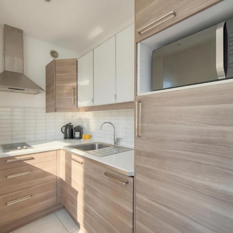 FRGK "Elegant studio CLEMENCEAU terrace WIFI HIGH-SPEED " - Studio Lit King-Size avec Canapé-Lit - 3