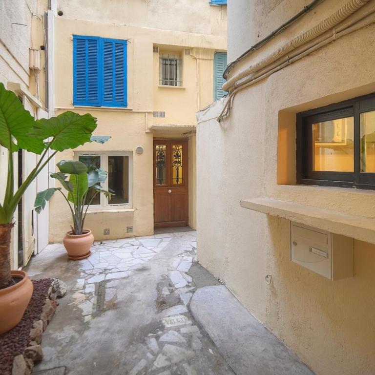 FRGK " JAURES Duplex Central Cannes Quiet Courtyard with Mezzanine 100m from Train Station - Apartment mit 1 Schlafzimmer - 33