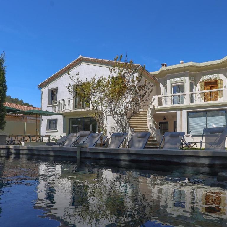 La Demeure 5 étoiles SPA Saint Quenin-30 personnes- Provence Ventoux- accueil familles, groupes, séminaires - Villa - 4