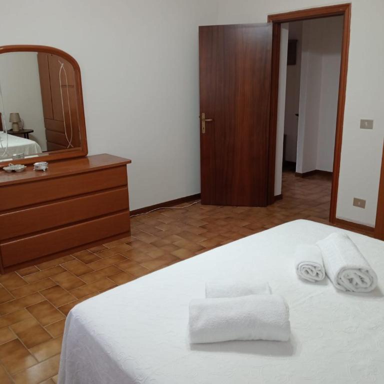 Casa Carolina Vista Lago a San Gimignano - Casa Vacanze con 3 Camere da Letto - 22