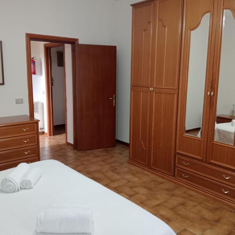 Casa Carolina Vista Lago a San Gimignano - Casa Vacanze con 3 Camere da Letto - 11