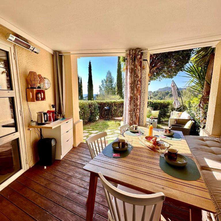 Appartement Esprit ZEN , jardin Clos Terrasse,4 Piscines Plages,Climatisation et Parking - Apartment mit 1 Schlafzimmer - 4