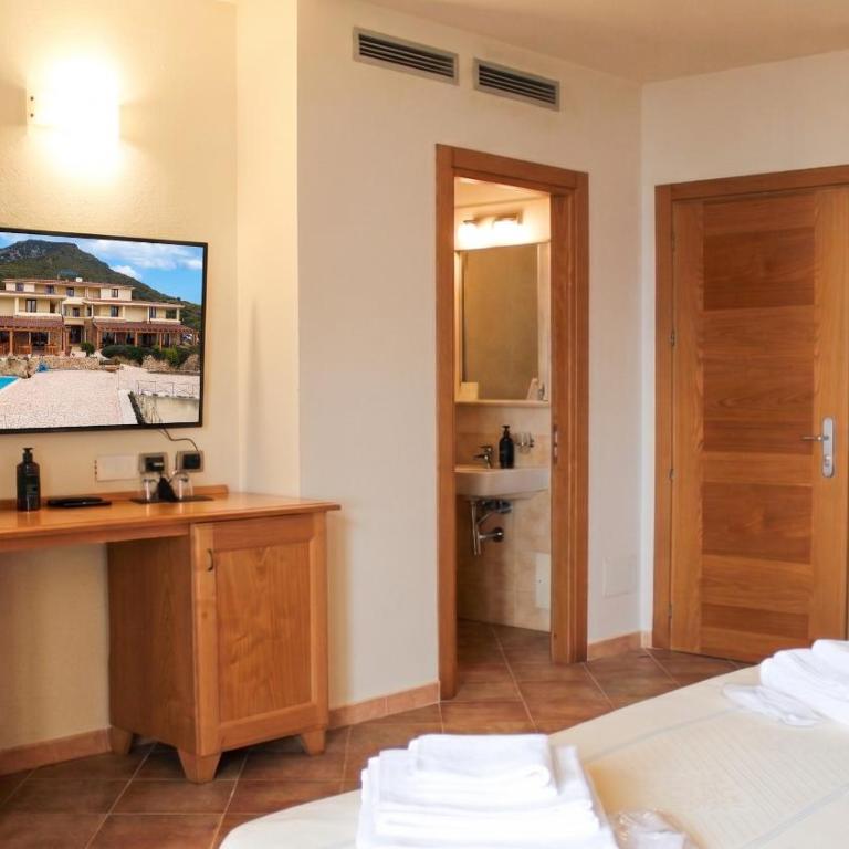 Hotel Villa Gustui Maris - Camera Tripla Superior con Vista Mare - 4