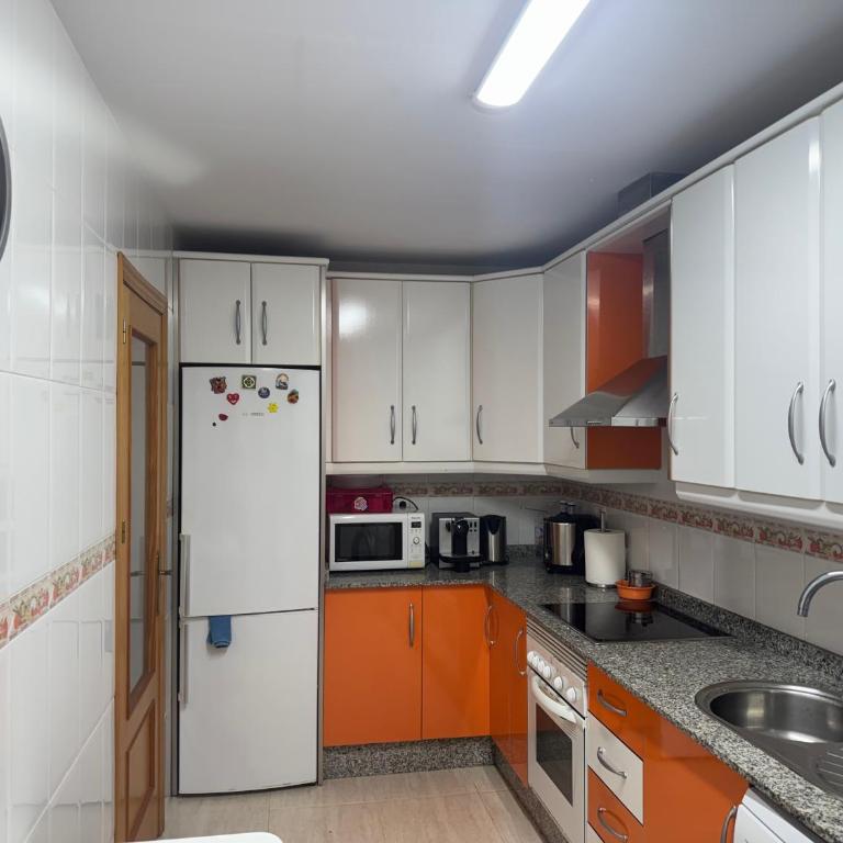 Bajo El Faro de Puerto Rey 2 - Apartamento de 2 dormitorios - 2