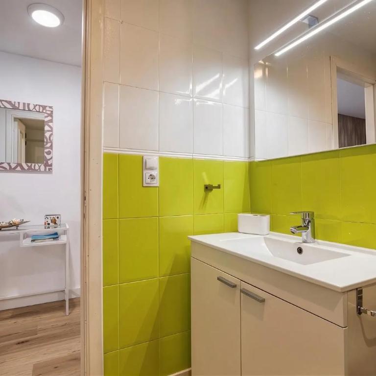 Apartment on the beach with parking and pool - One-Bedroom Apartment - 21