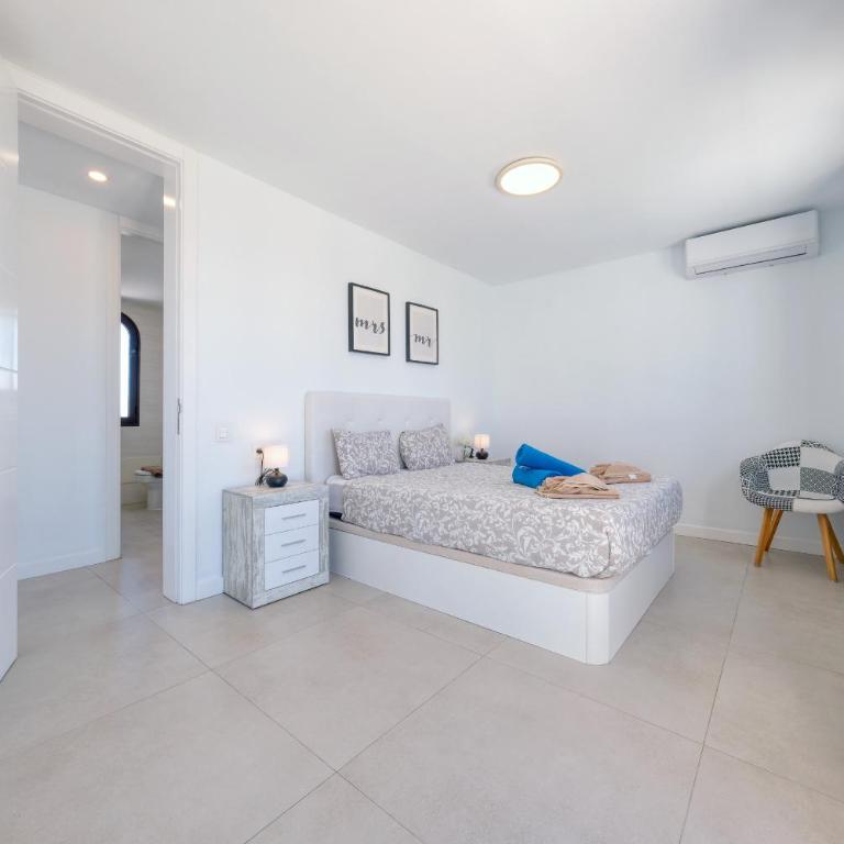 Villa Malvasia - Pool - 900M to Playa Montaña Roja By Lanzarote Vacation Homes - Three-Bedroom House - 51