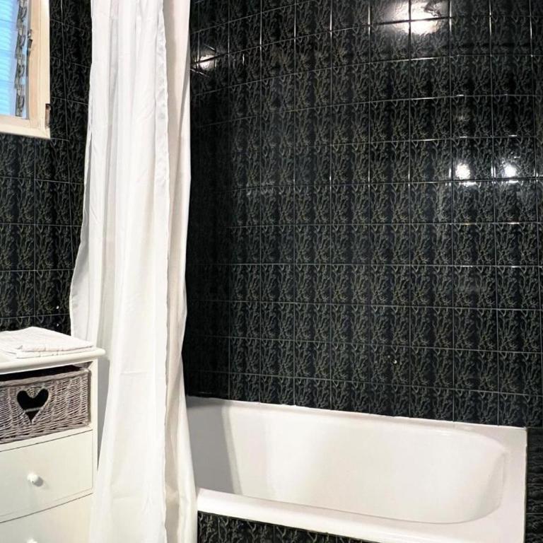Seahomes Vacations - Centric Apt Heart of Blanes - Apartamento de 2 dormitorios - 4