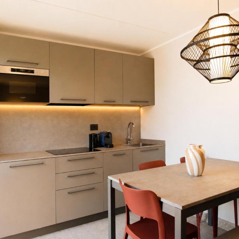 Bonaparte Luxury Apartments - Superior One-Bedroom Apartment with Two Bathrooms - 1