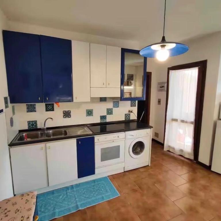 Maison Marina - Two-Bedroom Apartment with Balcony - 7