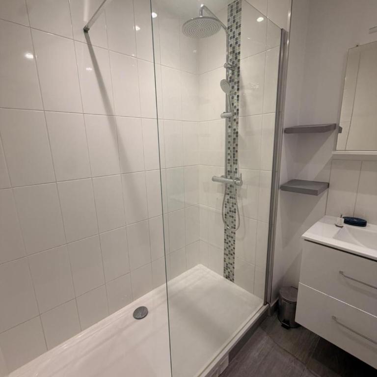 T4 3 Chambres Ideal pour familles et groupes Face du Stade de France Canal et toutes commodités - Three-Bedroom Apartment - 22