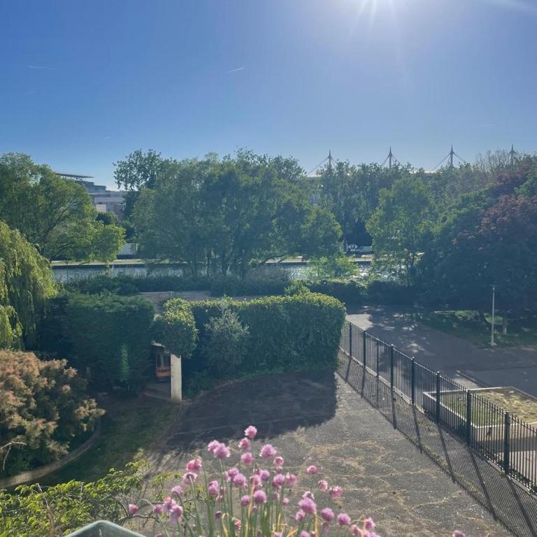 T4 3 Chambres Ideal pour familles et groupes Face du Stade de France Canal et toutes commodités - Three-Bedroom Apartment - 1