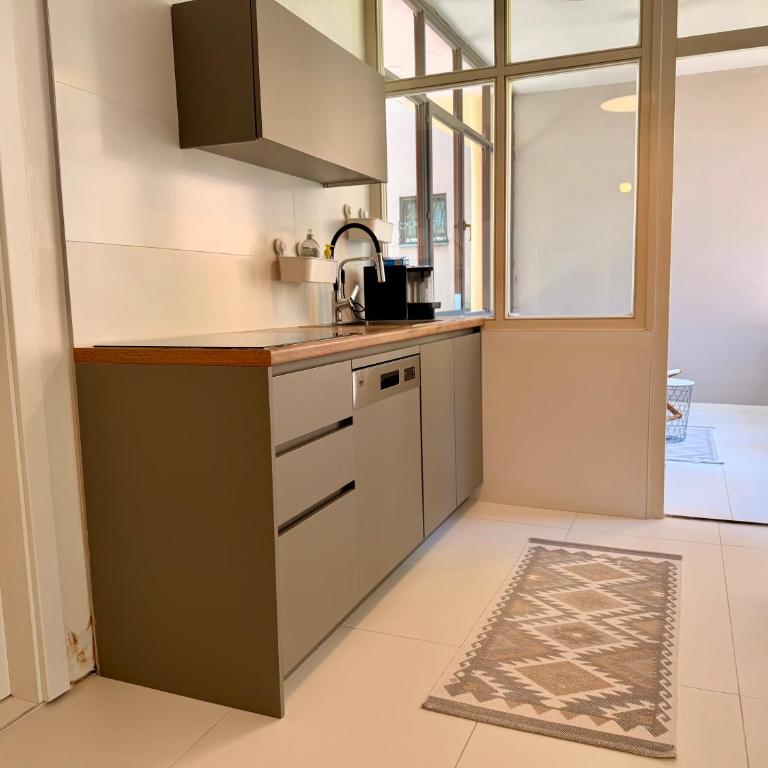 Downtown Luxury apartment by Ben&co - Two-Bedroom Apartment - 9