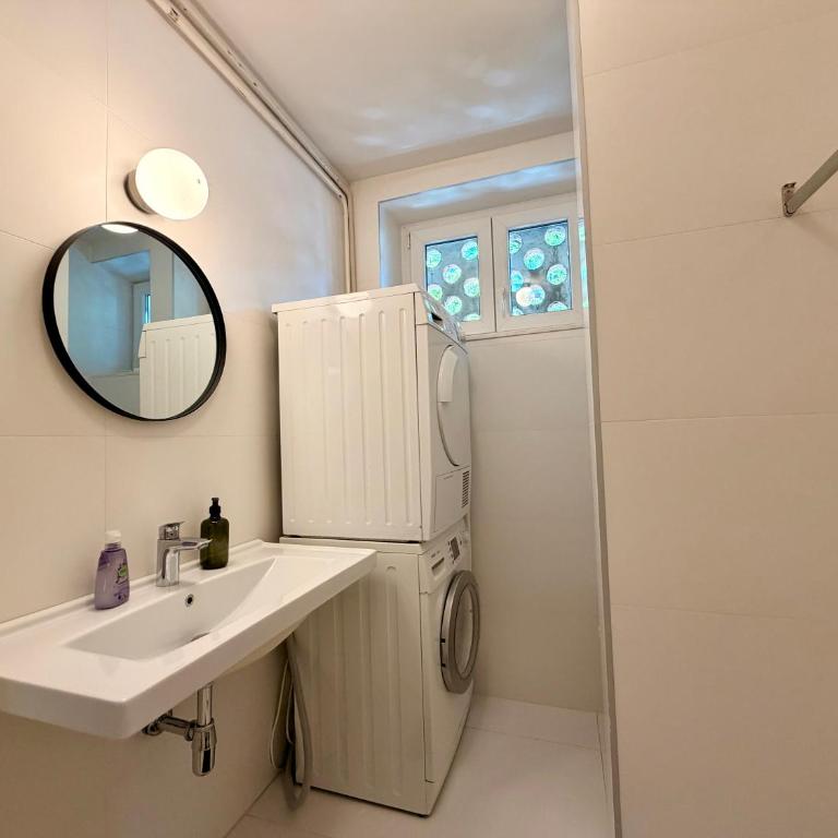 Downtown Luxury apartment by Ben&co - Two-Bedroom Apartment - 26