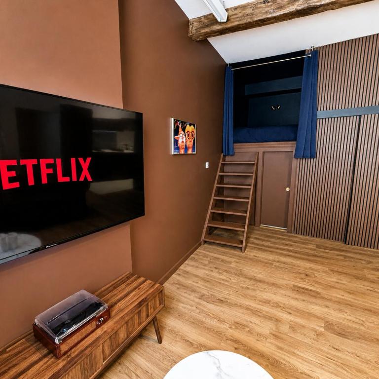 Cinéma & Ambiance Jazz Cosy au cœur de Vienne - Netflix - Hypercentre - Blue Note - France - Studio Familial - 8