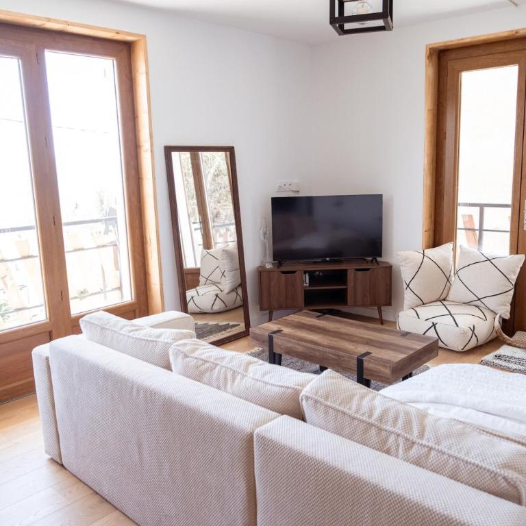 Appartement moderne et spacieux avec poêle à bois et balcon - Appartement - 42