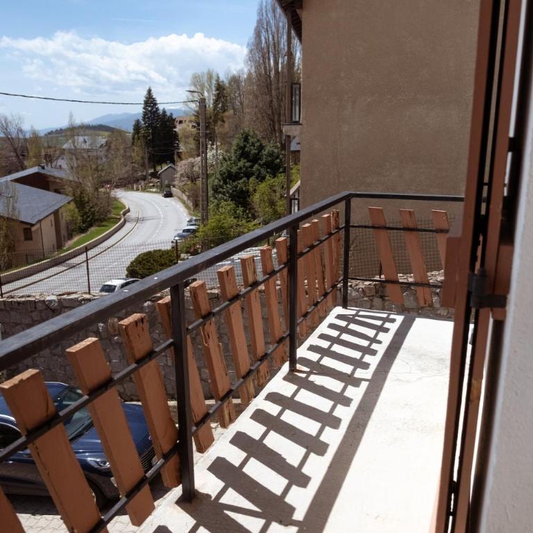 Appartement moderne et spacieux avec poêle à bois et balcon - Appartement - 52