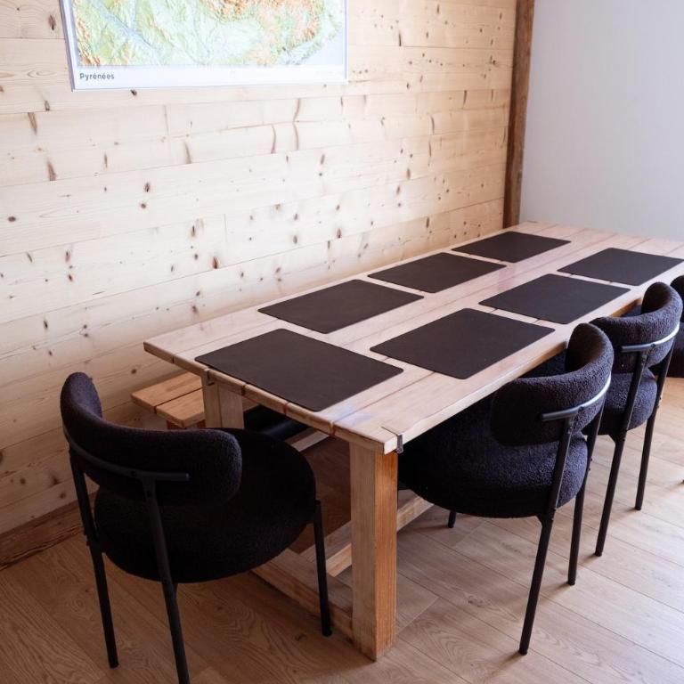 Appartement moderne et spacieux avec poêle à bois et balcon - Appartement - 75
