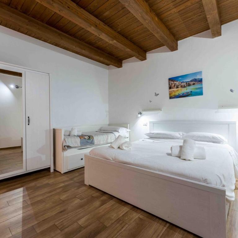 Cefalù Center Apartments - Camera Tripla - 1
