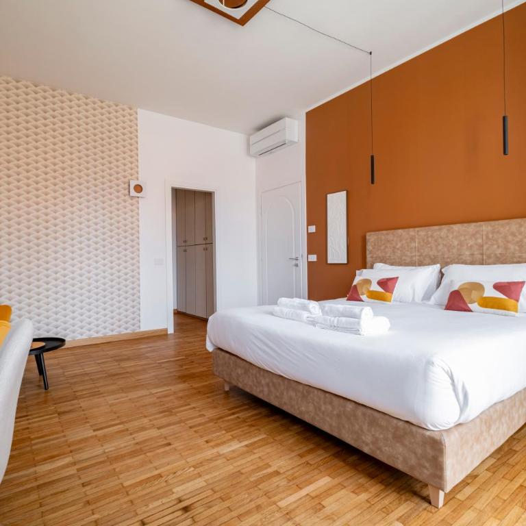 Urbanicooh Cavour Rooms&Suite - Camera Matrimoniale Deluxe con Balcone - 10