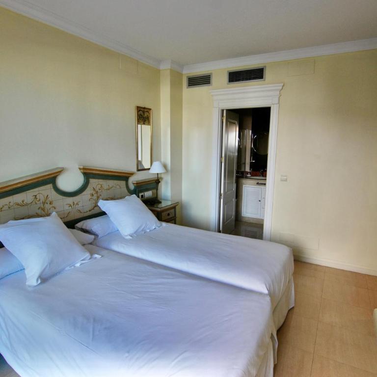 Apartamentos Guadalpin Boutique - Apartamento de 3 dormitorios con jacuzzi y vistas al mar y a la piscina - Ático - 16